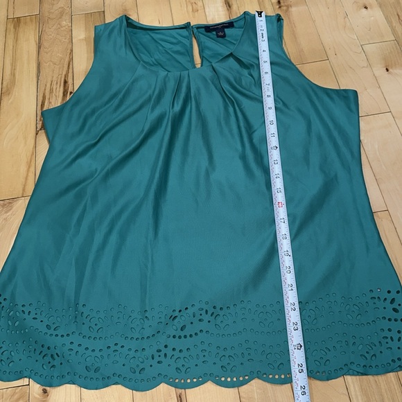 Banana Republic Sleeveless Blouse - Picture 5 of 8